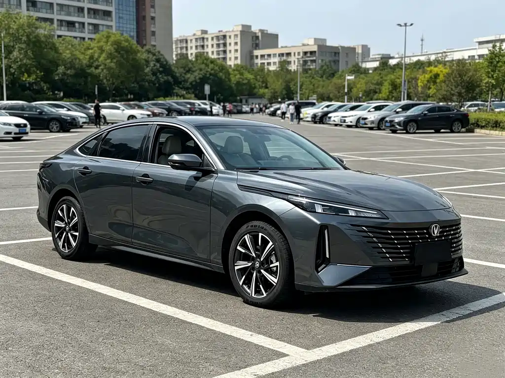 Changan Eado — миниатюра 5