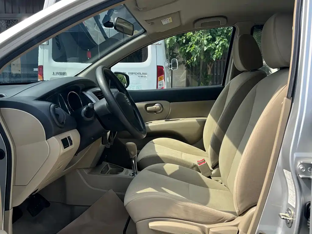 Nissan Livina 1.6XE CVT Comfort Edition, фото 5