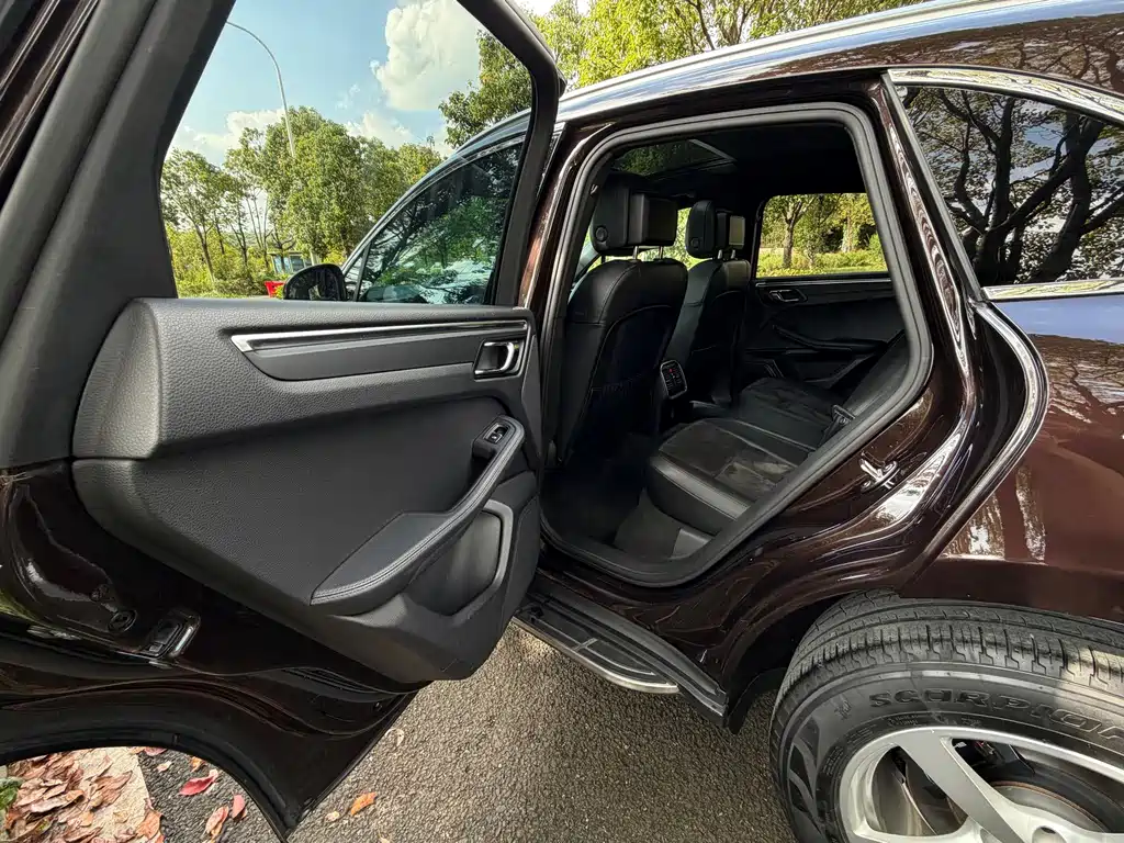 Porsche Macan — миниатюра 15