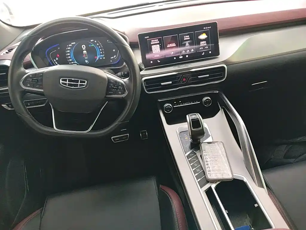 Geely Binyue — миниатюра 10