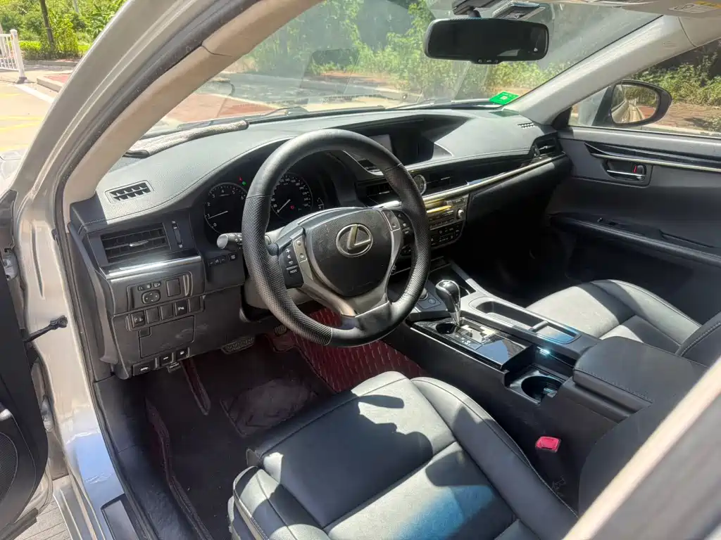 Lexus ES — миниатюра 6
