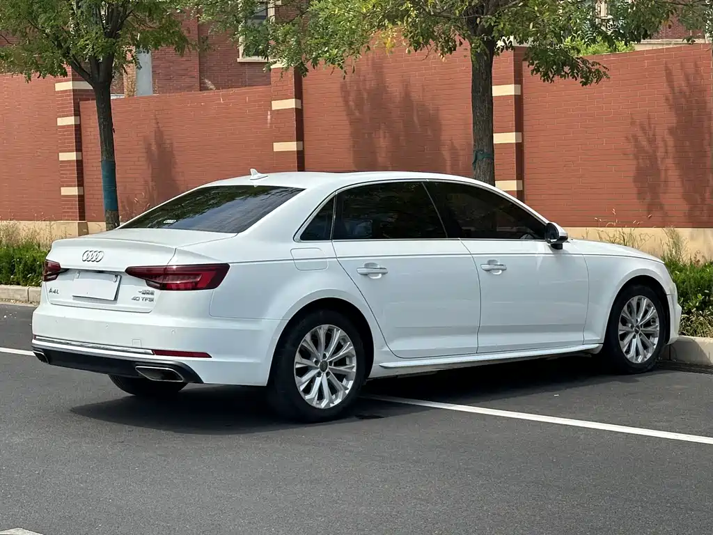 Audi A4L — миниатюра 5