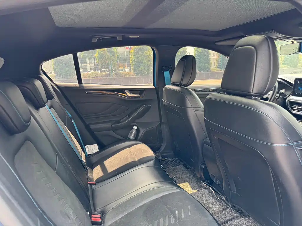Ford Focus — миниатюра 8