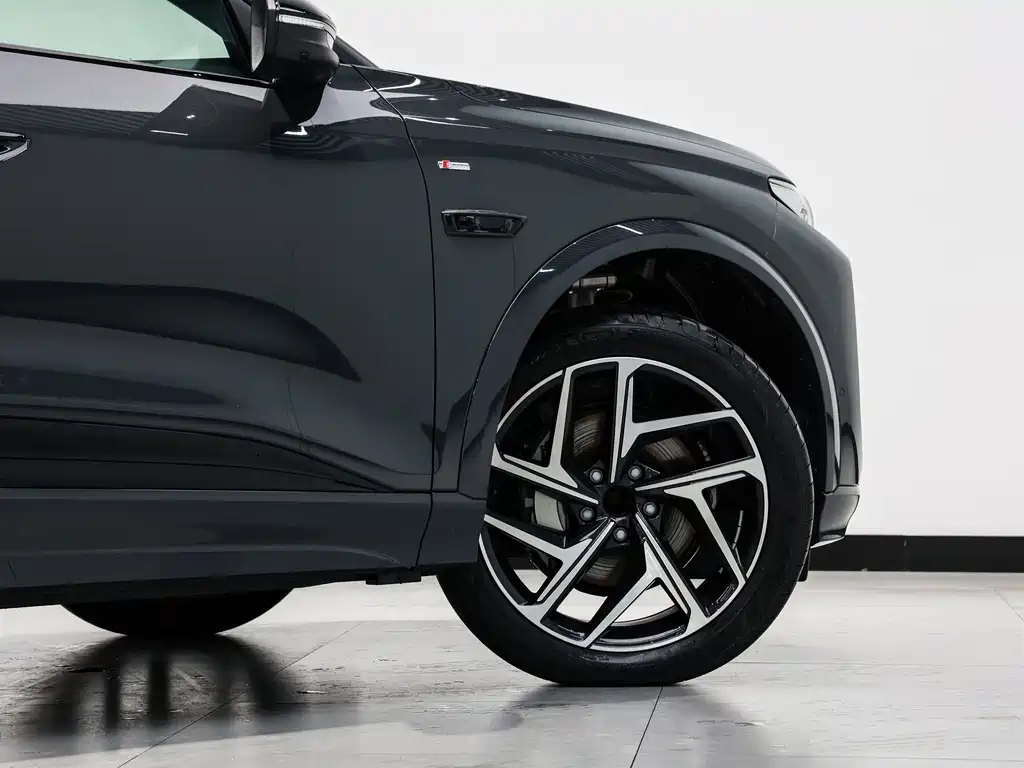 Audi Q6L e-tron — миниатюра 19