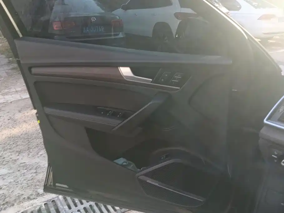 Audi Q5L — миниатюра 7