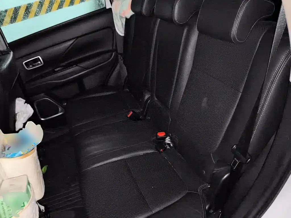 Mitsubishi Outlander — миниатюра 13