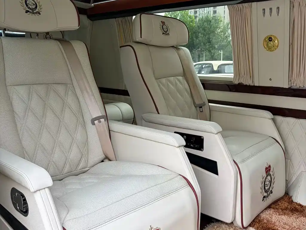Ford E350 — миниатюра 11