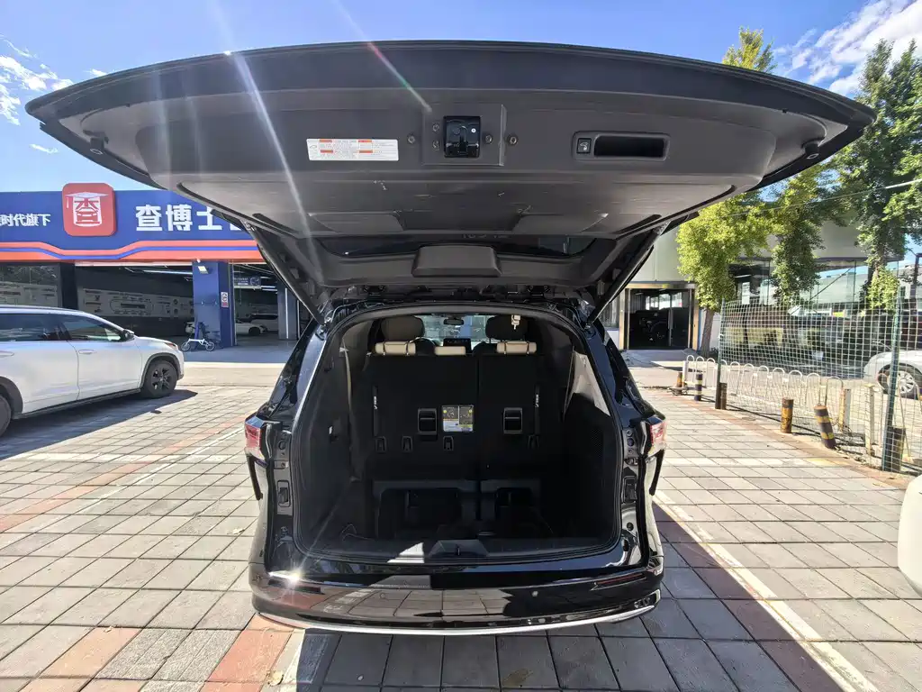 Toyota Sienna — миниатюра 14