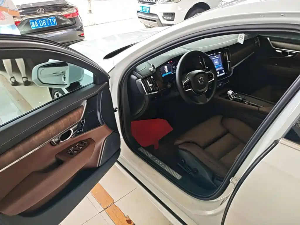 Volvo S90 — миниатюра 16