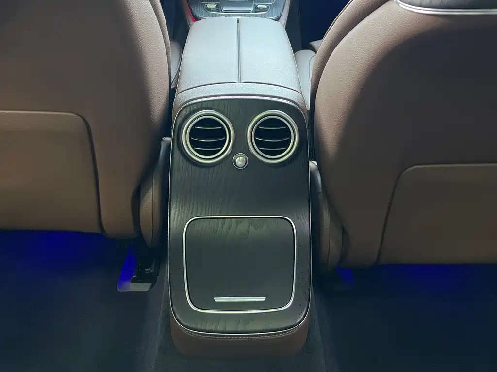 Mercedes-Benz E-Class — миниатюра 13