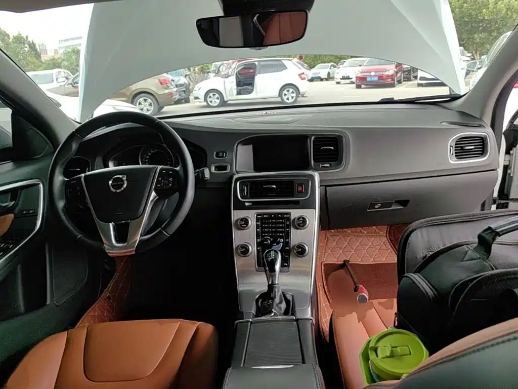 Volvo S60 — миниатюра 10