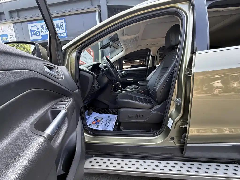 Ford Kuga — миниатюра 7