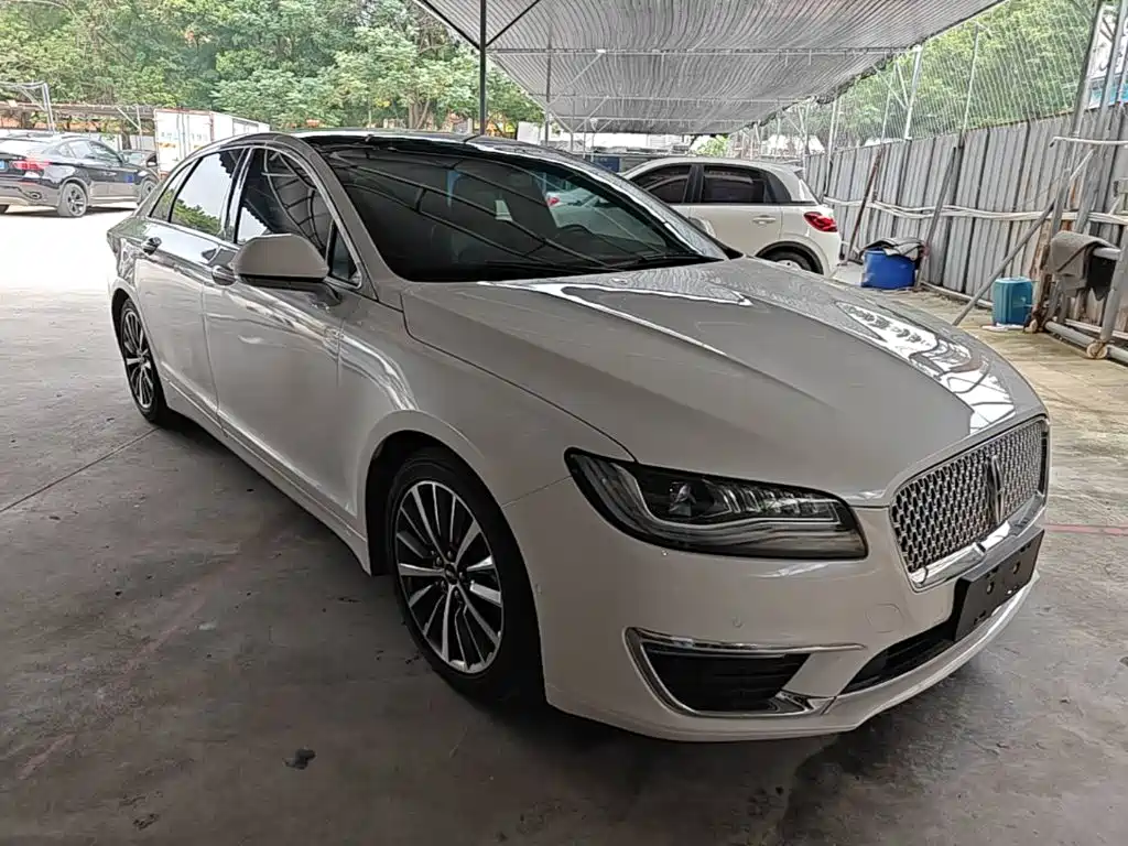 Lincoln MKZ — миниатюра 4