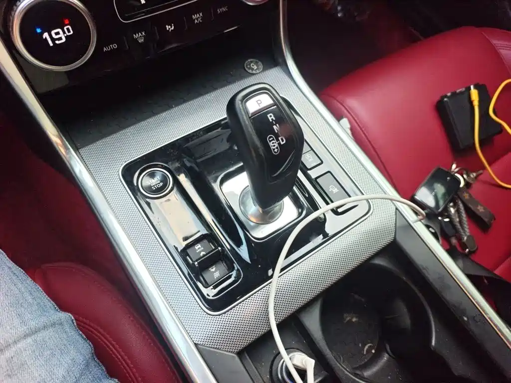 Jaguar XEL — миниатюра 7