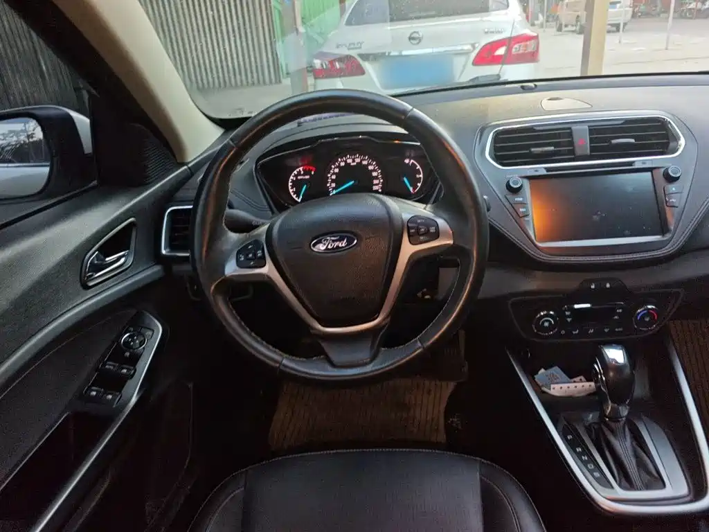 Ford Escort — миниатюра 6