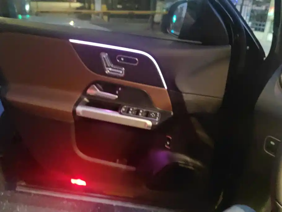 Mercedes-Benz GLB — миниатюра 7