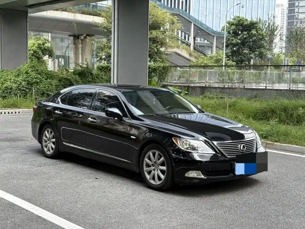 Lexus LS — миниатюра 3