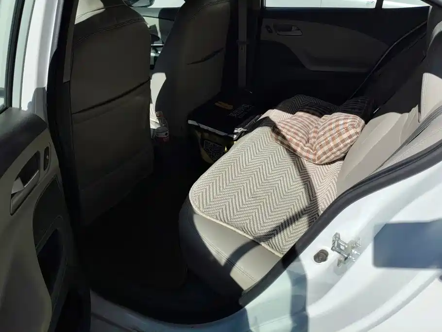 Chevrolet Sail — миниатюра 11