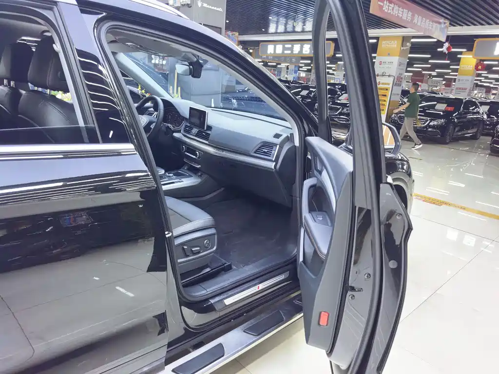 Audi Q5L 2018 40 TFSI Fashion V