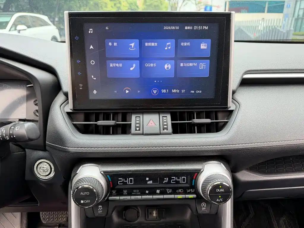 Toyota RAV4 — миниатюра 10
