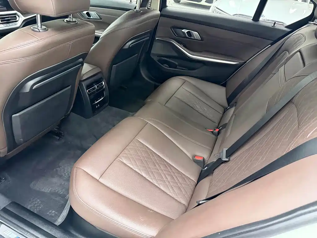 BMW 3 Series — миниатюра 12