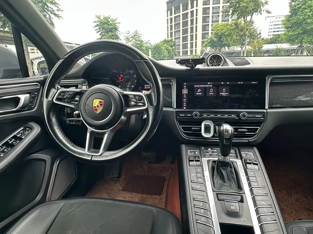 Porsche Macan — миниатюра 15