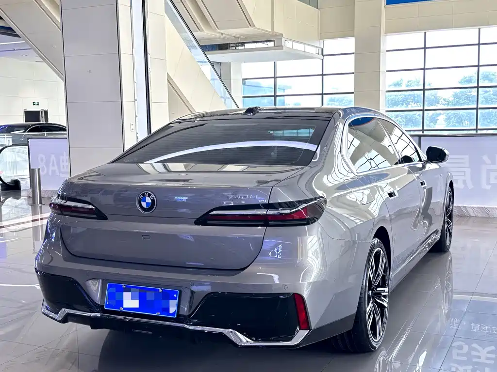 BMW 7 Series 7 2023 740Li Lead M Sport