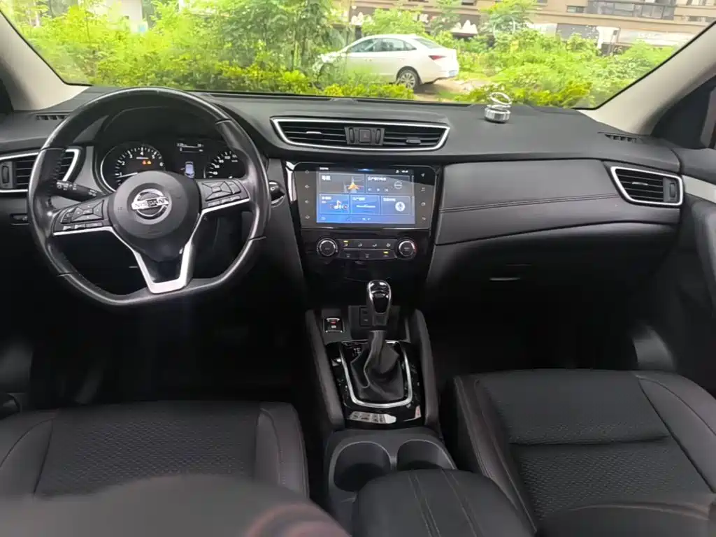 Nissan Qashqai — миниатюра 10