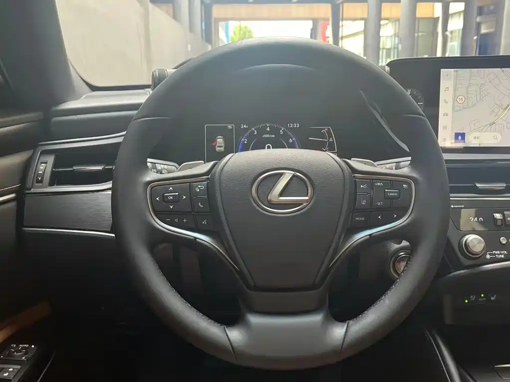 Lexus ES — миниатюра 14