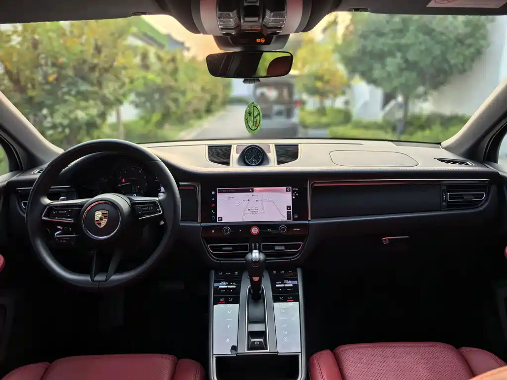 Porsche Macan — миниатюра 6