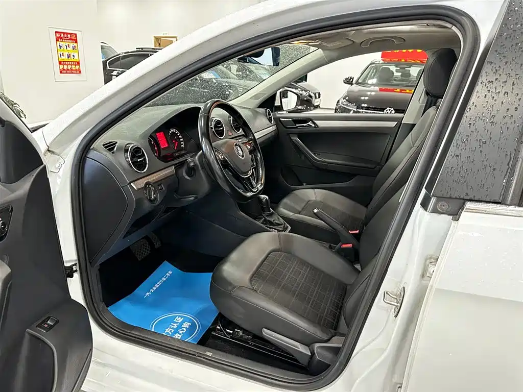 Volkswagen Jetta — миниатюра 30