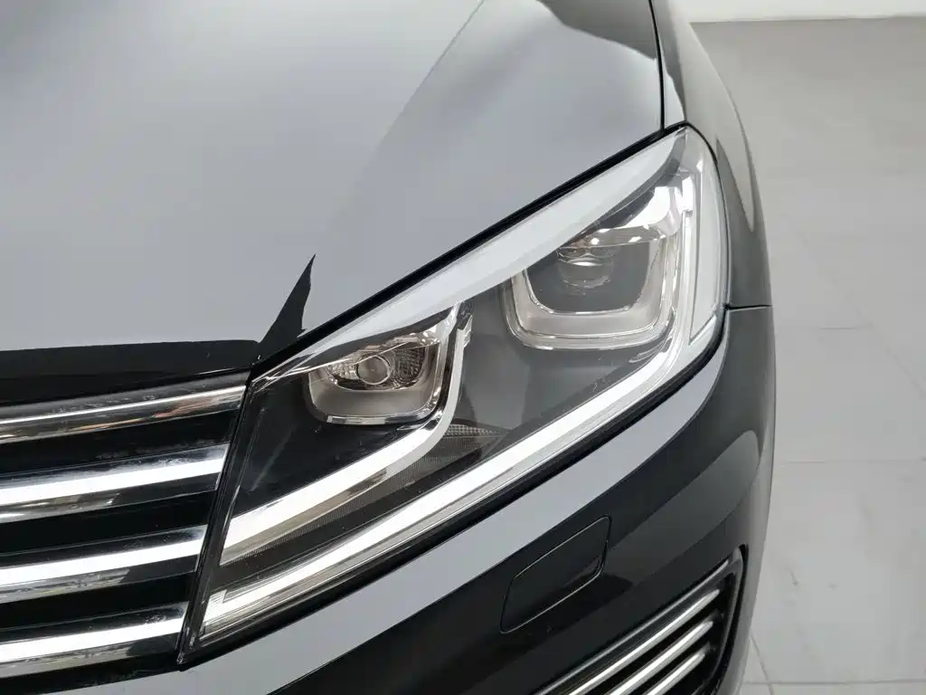 Volkswagen Touareg — миниатюра 7
