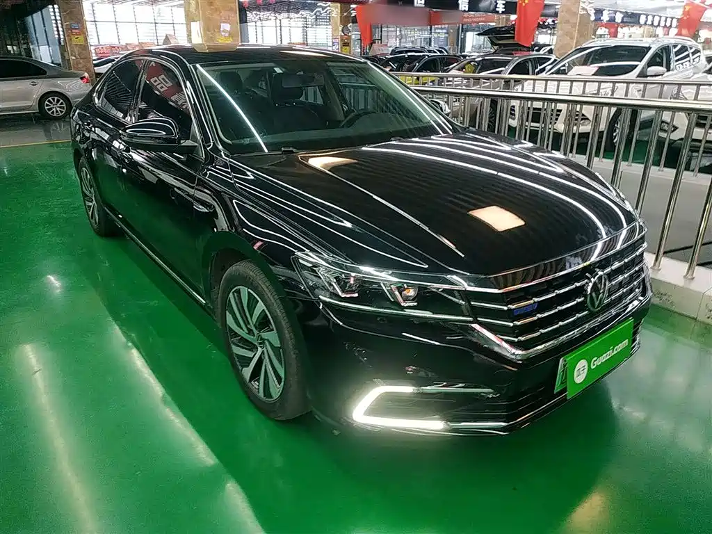 VOLKSWAGEN PASSAT NEW ENERGY