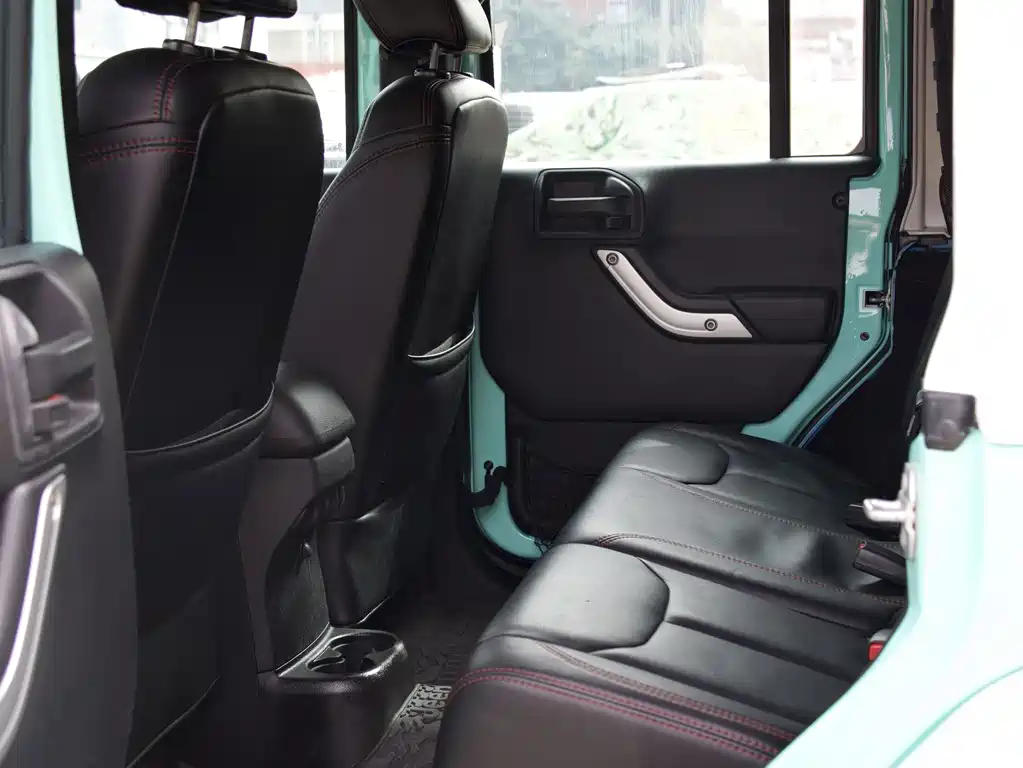 Jeep Wrangler — миниатюра 9