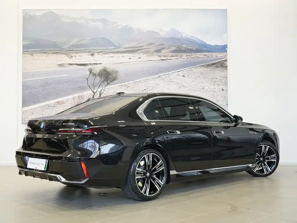 BMW i7 — миниатюра 3