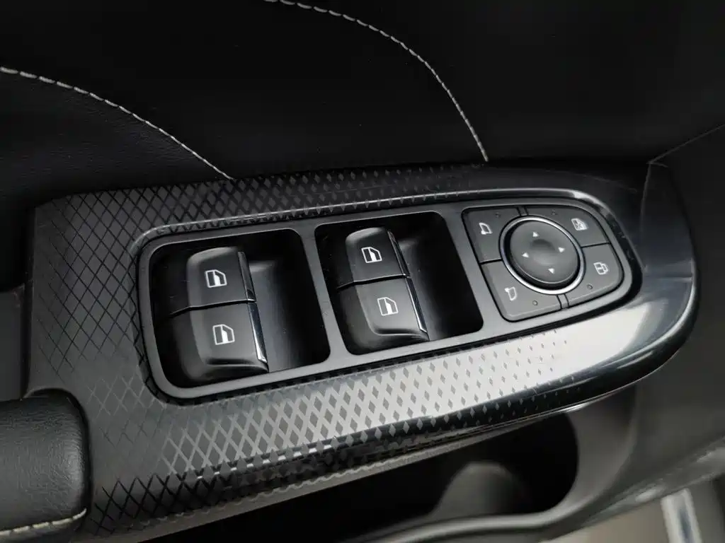 Haval M6 — миниатюра 9