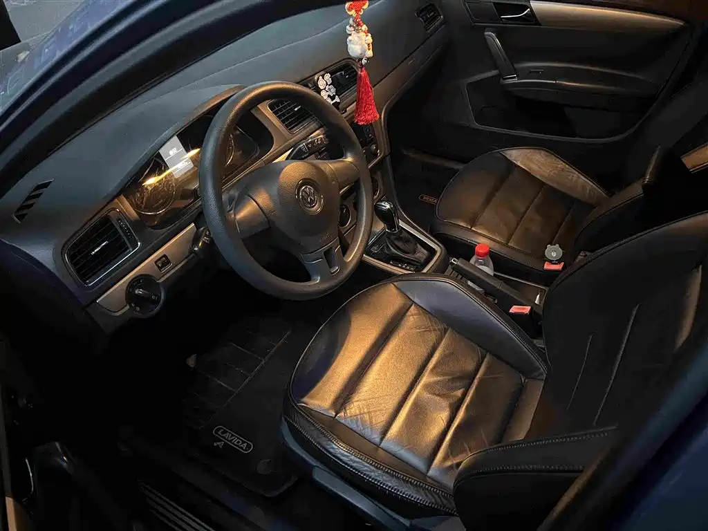 Volkswagen Lavida — миниатюра 3