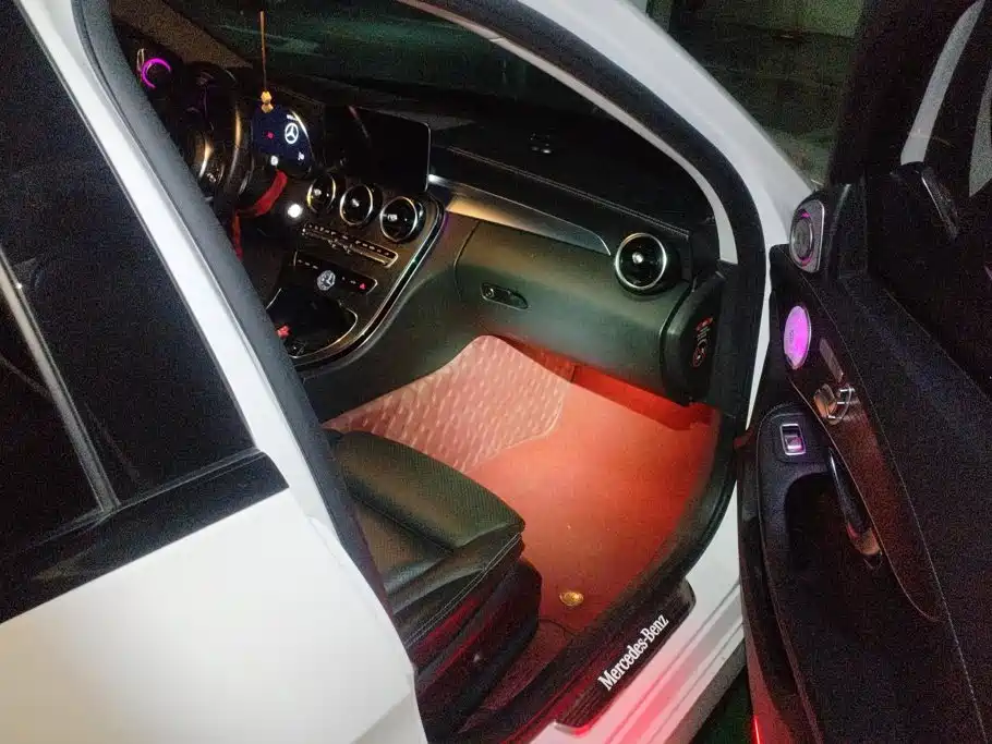 Mercedes-Benz C-Class — миниатюра 8
