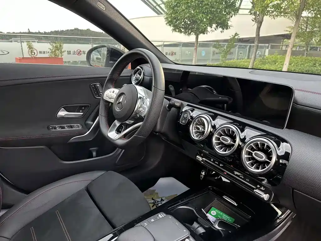 Mercedes-Benz CLA (Import) — миниатюра 31