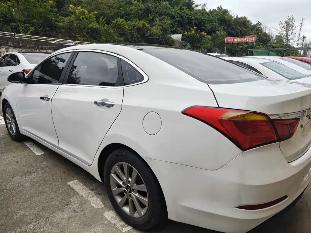 Hyundai Mistra — миниатюра 8