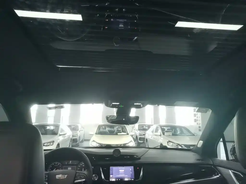 Cadillac XT6 — миниатюра 18