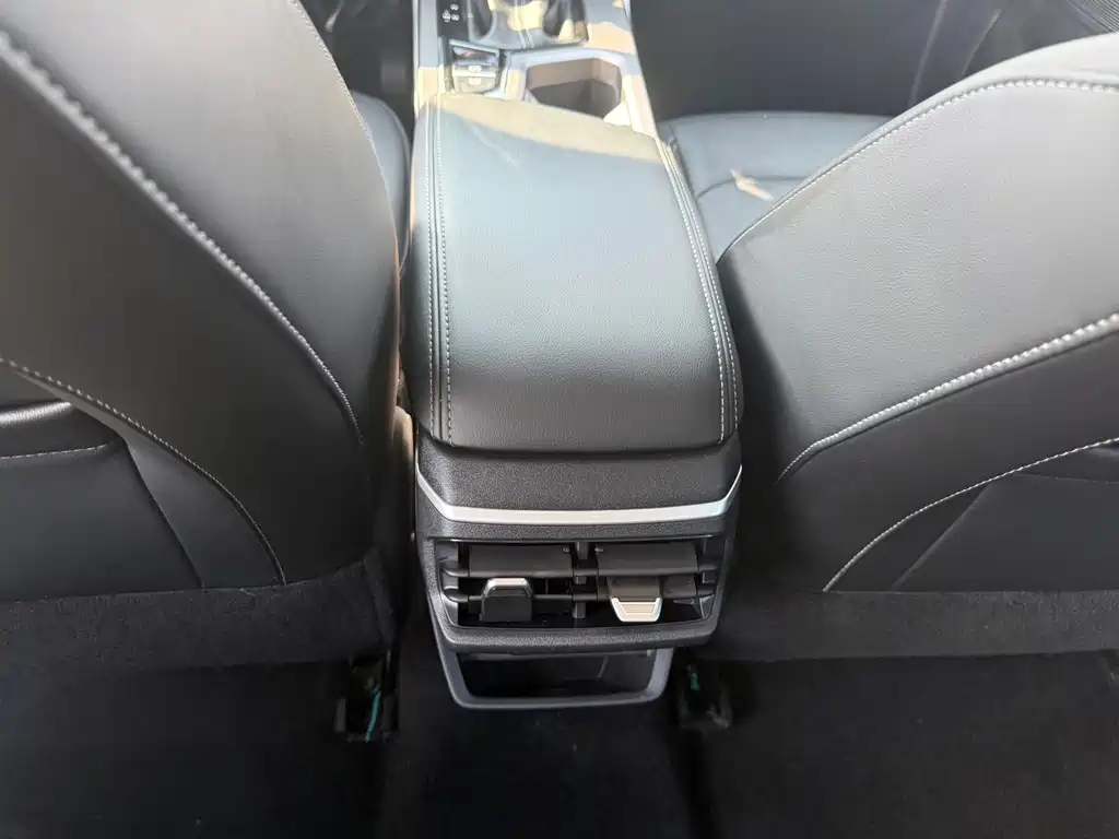 Geely Emgrand — миниатюра 9
