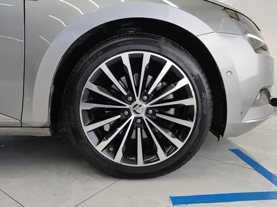 Skoda Superb 2018 TSI330 DSG Luxury V