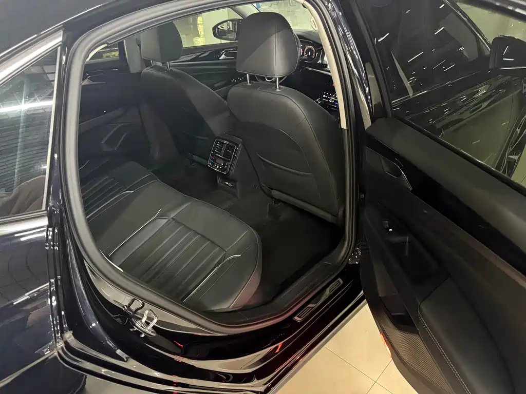 Volkswagen Passat — миниатюра 7