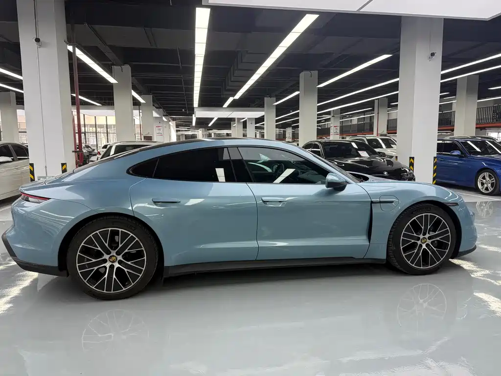 Porsche Taycan — миниатюра 4