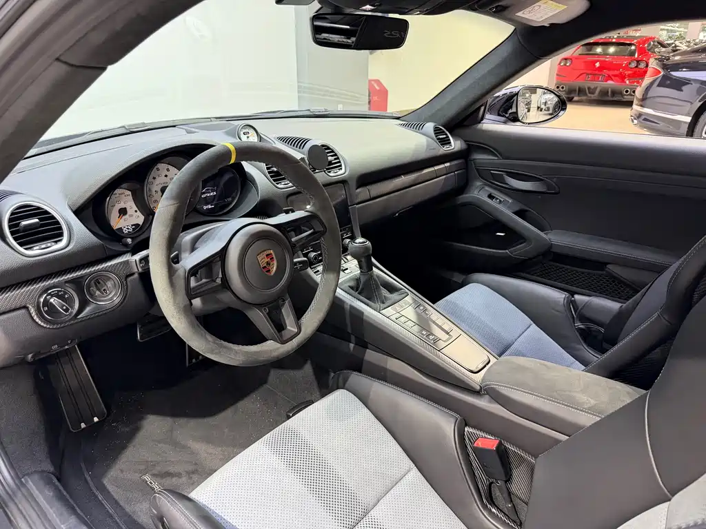 Porsche 718 2022 Cayman GT4 RS 4.0L