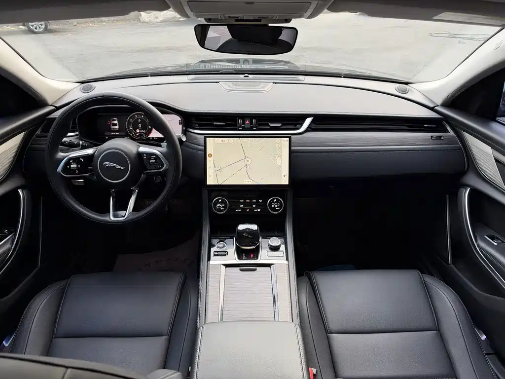 Jaguar XFL — миниатюра 5