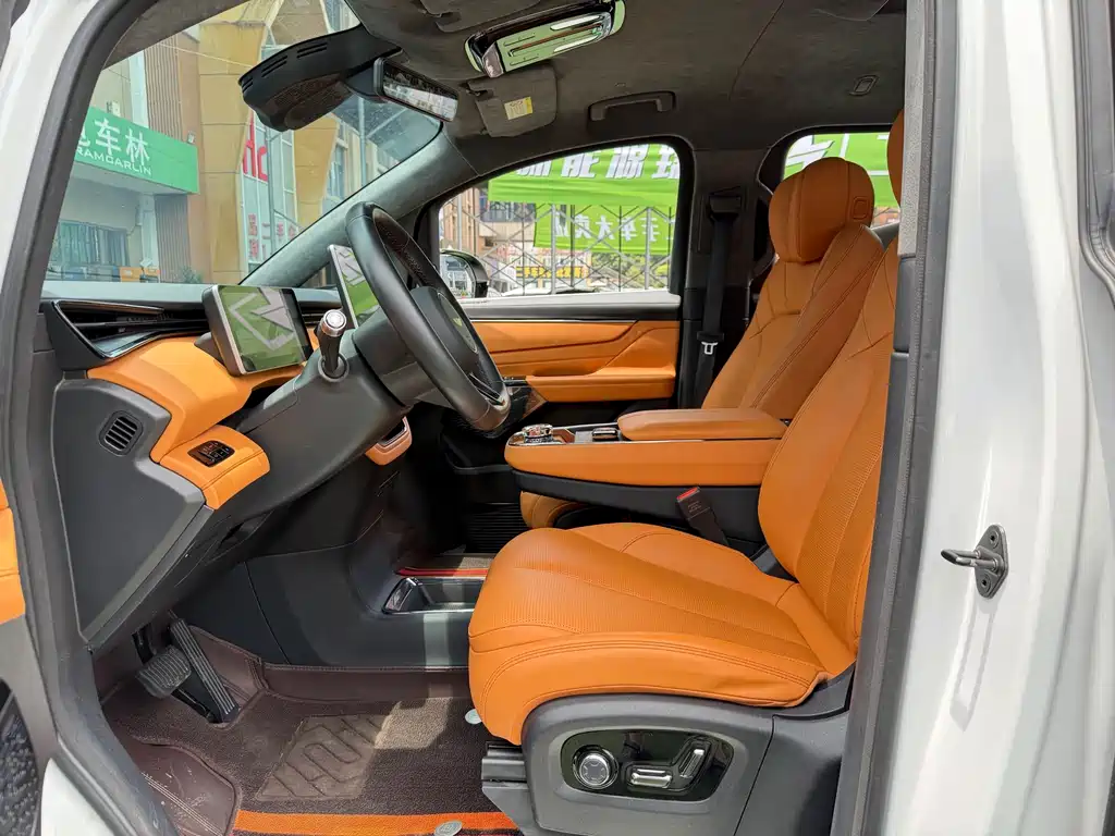 Geely Galaxy L380 2024 140 6 мест Ultra