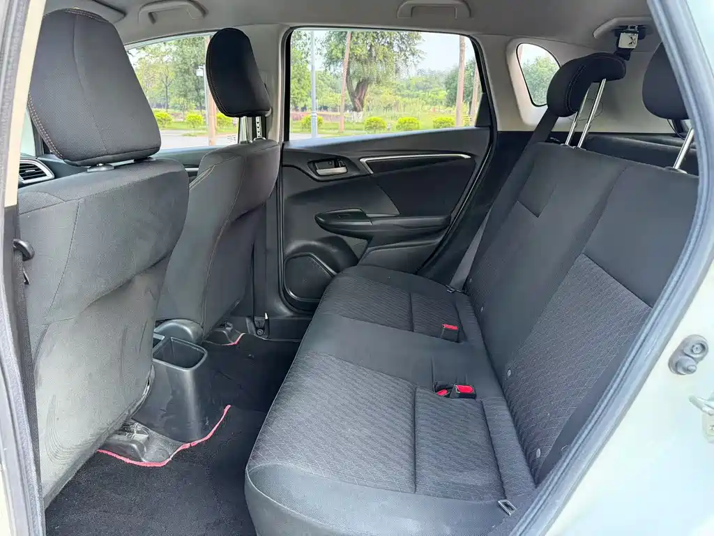 Honda Fit — миниатюра 6