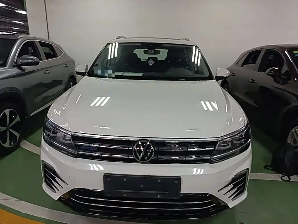 Volkswagen Tiguan L PHEV — миниатюра 3